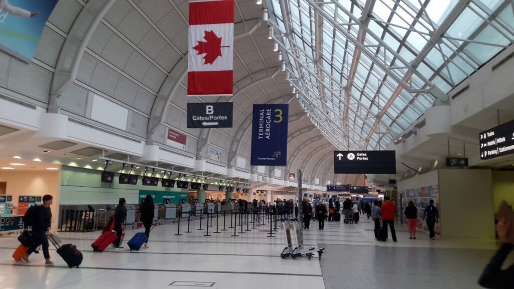 Flight Time from New York to Toronto Canada